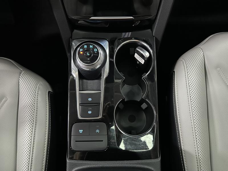 Ford Escape, 2022 — фото 12 из 12