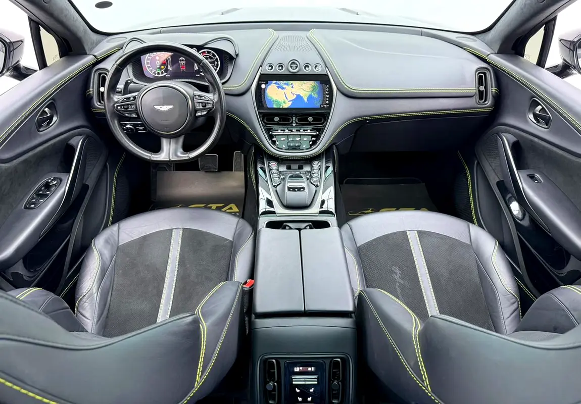 Aston Martin DBX, 2022 — фото 9 из 10
