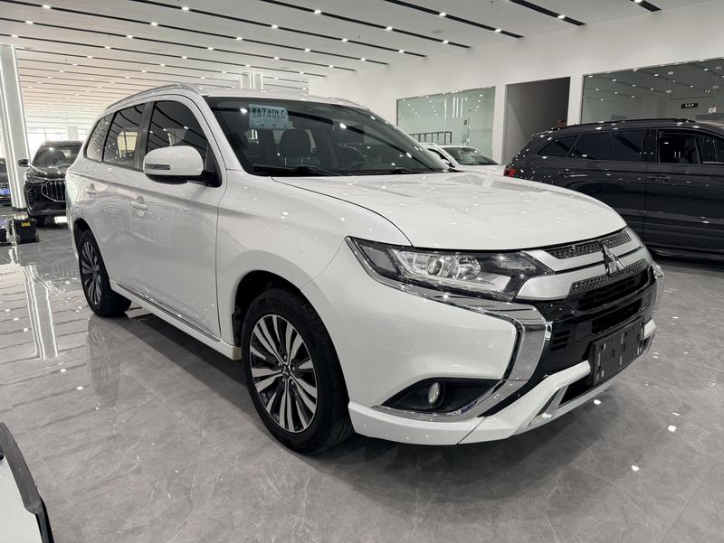 Mitsubishi Outlander, 2022 — фото 3 из 12