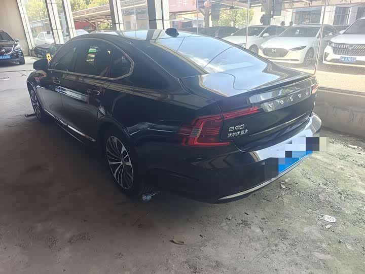 Volvo S90, 2023 — фото 6 из 9