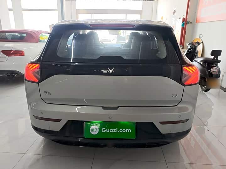 BAIC Arcfox T1, 2025 — фото 6 из 9