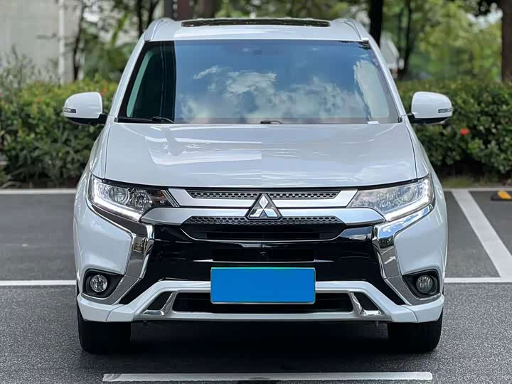 Mitsubishi Outlander, 2021 — фото 3 из 9
