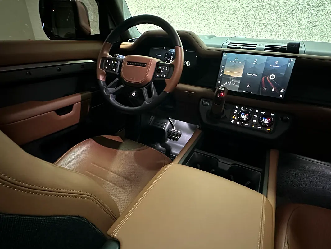 Land Rover Defender, 2025 — фото 8 из 10