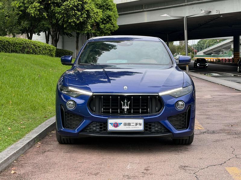 Maserati Levante, 2023 — фото 2 из 12