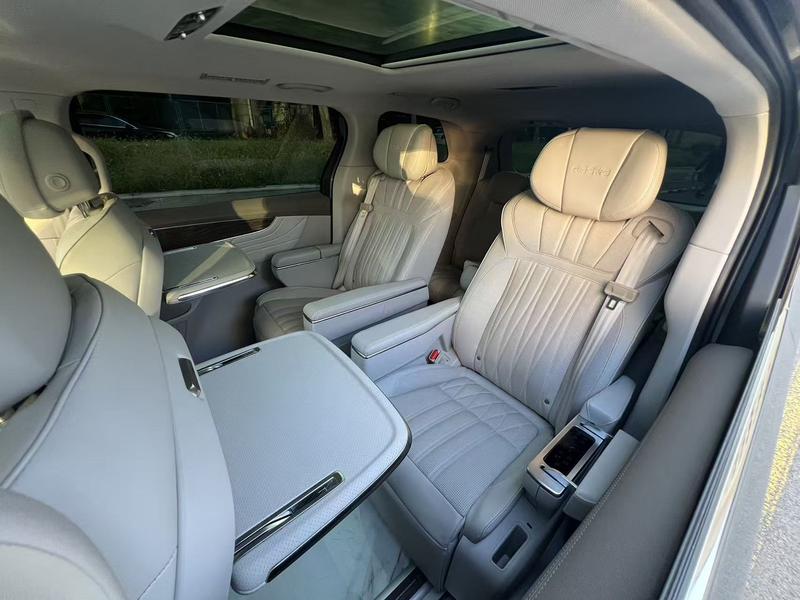 Roewe iMax 8, 2023 — фото 8 из 9