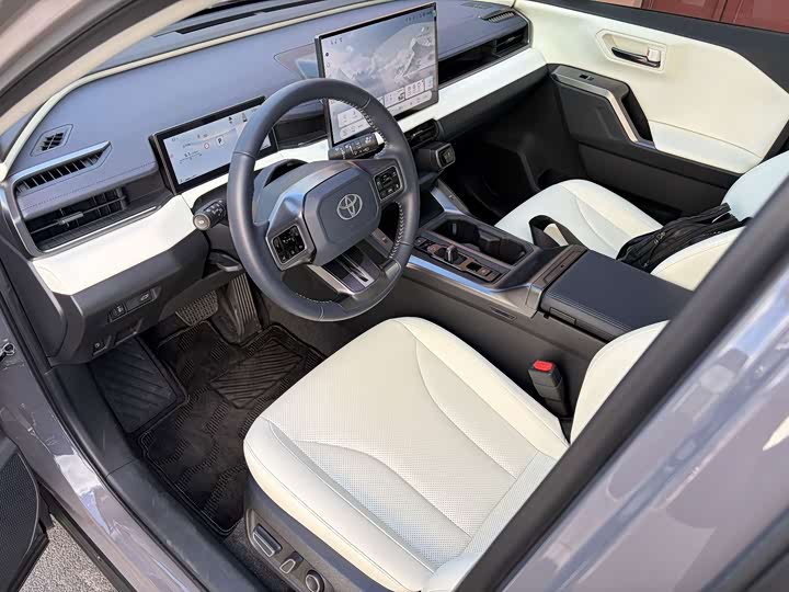 Toyota RAV4, 2025 — фото 5 из 9