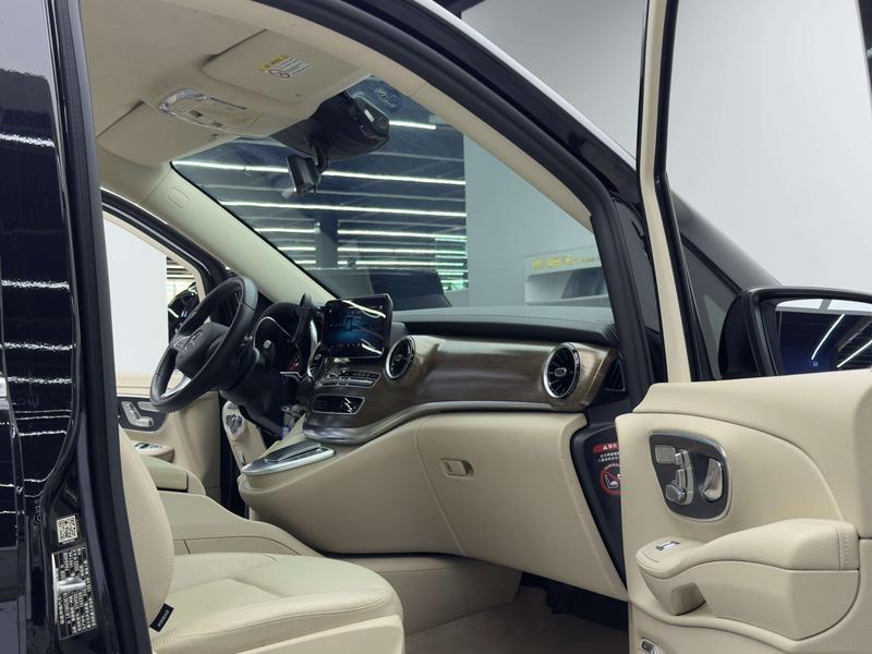 Mercedes-Benz V-Class, 2022 — фото 11 из 12