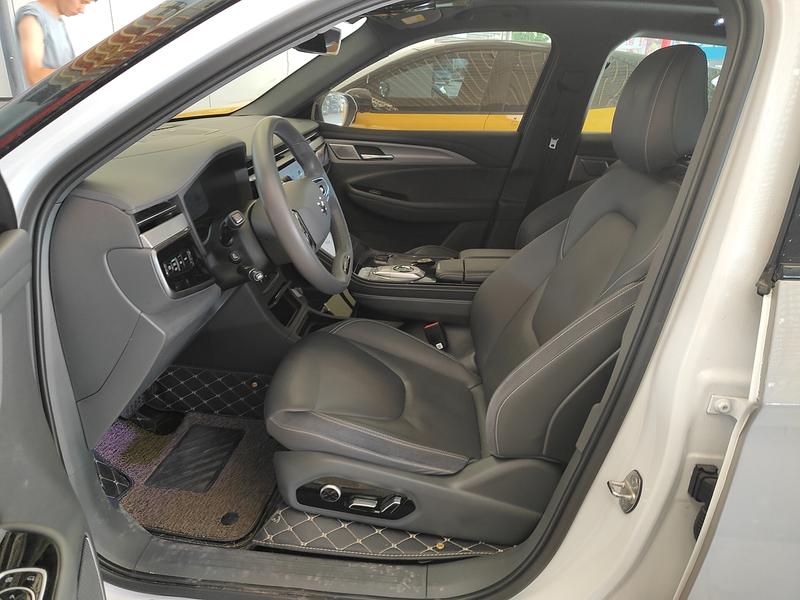BAIC Arcfox Alpha T, 2023 — фото 10 из 12