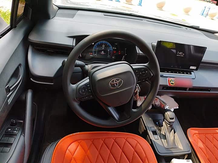 Toyota Corolla Cross, 2026 — фото 3 из 9