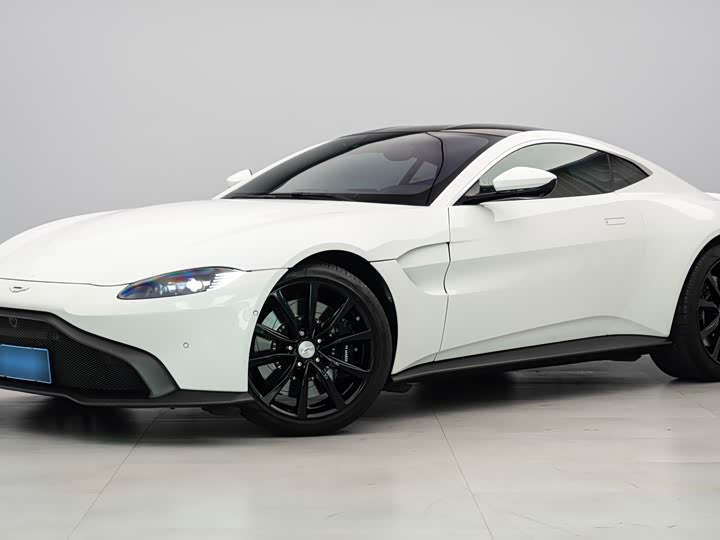 Aston Martin V8 Vantage, 2021 — фото 2 из 9