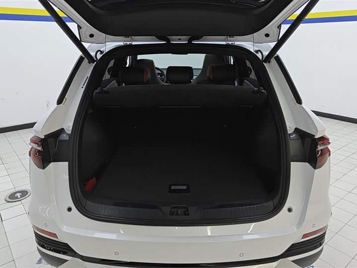 BYD Song Pro Hybrid, 2022 — фото 4 из 9