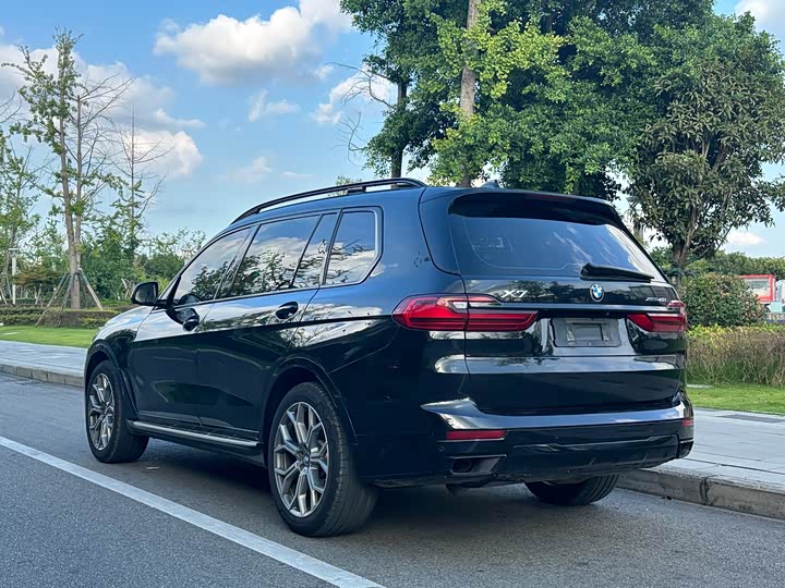 BMW X7, 2022 — фото 4 из 9