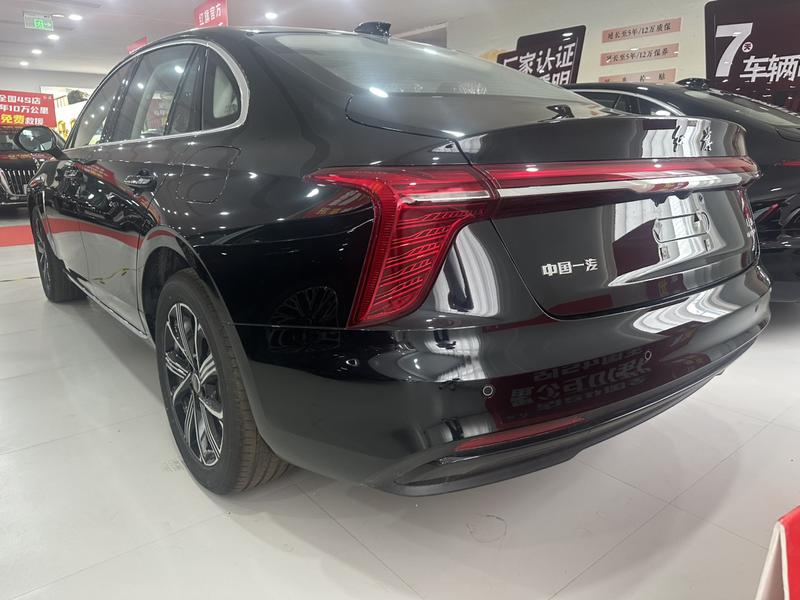 Hongqi H5 Hybrid, 2026 — фото 3 из 8