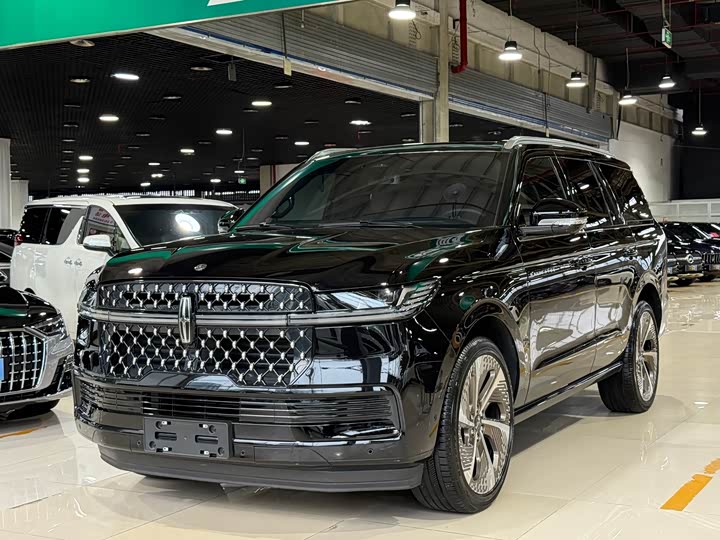 Lincoln Navigator, 2025 — купить в Калуге под ключ