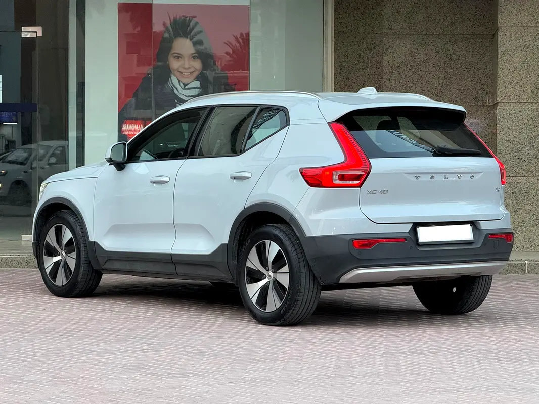 Volvo XC40, 2022 — фото 5 из 10