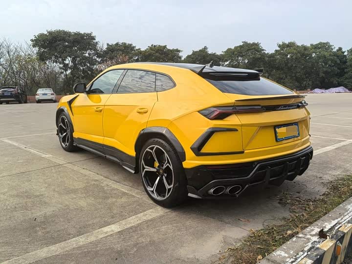 Lamborghini Urus, 2022 — фото 3 из 9