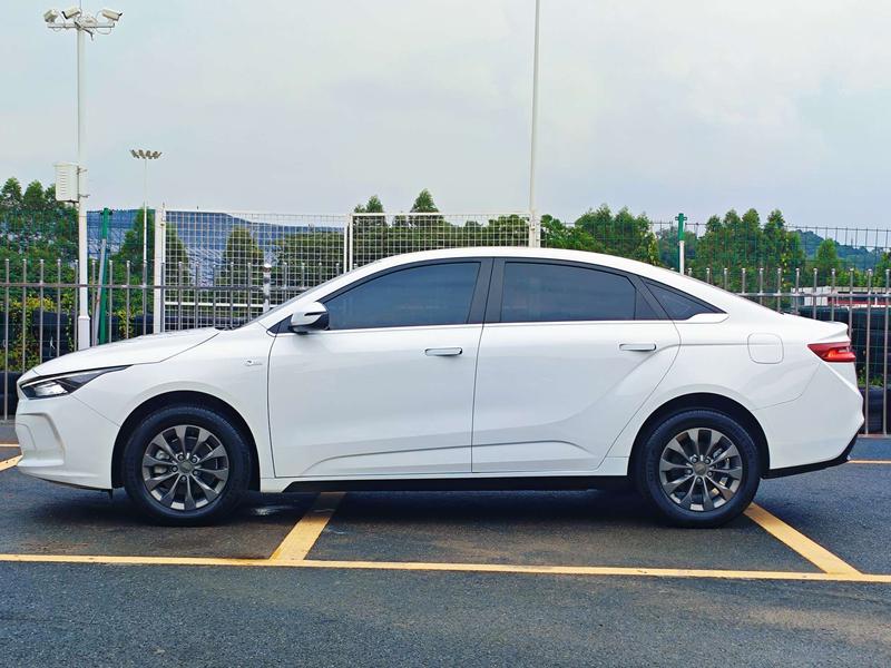 Geely Geometry A, 2022 — фото 3 из 12