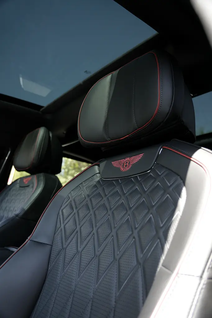 Bentley Flying Spur, 2022 — фото 9 из 10