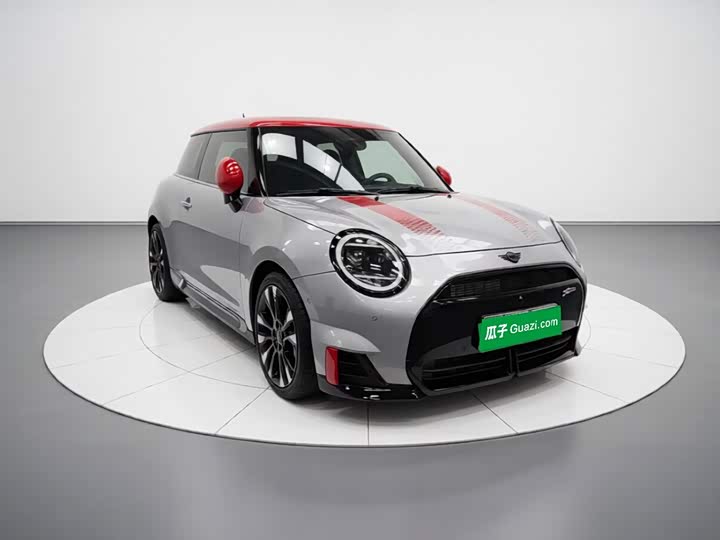 Mini Cooper JCW, 2025 — фото 3 из 9