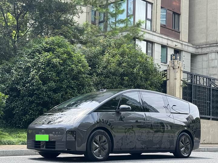 LiXiang Mega, 2025 — купить в Пензе под ключ