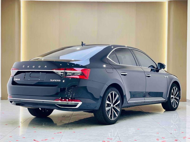 Skoda Superb, 2024 — фото 4 из 12