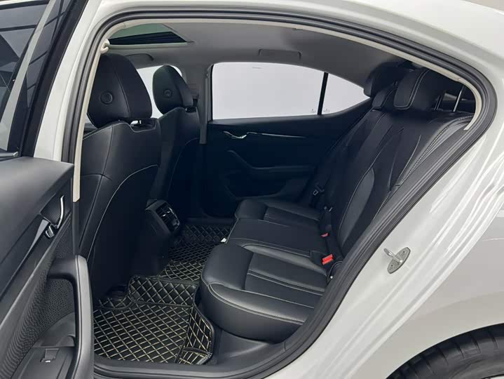 Skoda Octavia Pro, 2023 — фото 9 из 9