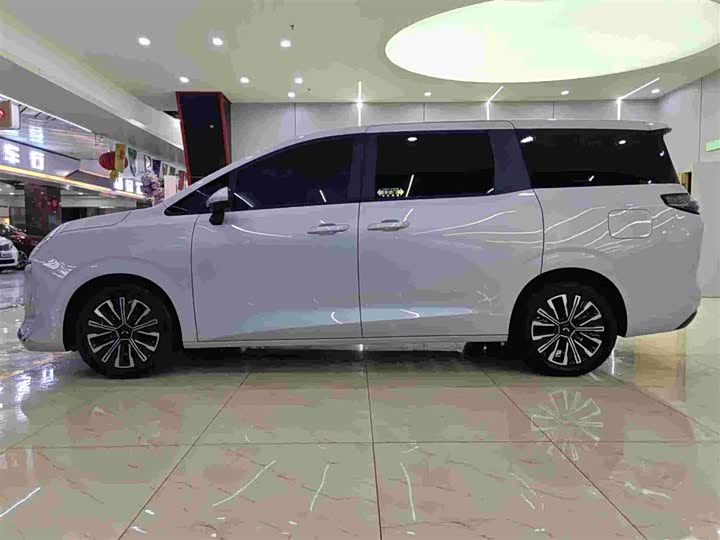 Wuling Starlight 730 Hybrid/EV, 2026 — фото 6 из 9