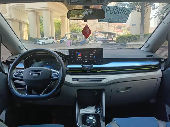 Geely Geometry EX3, 2022 — фото 9 из 9