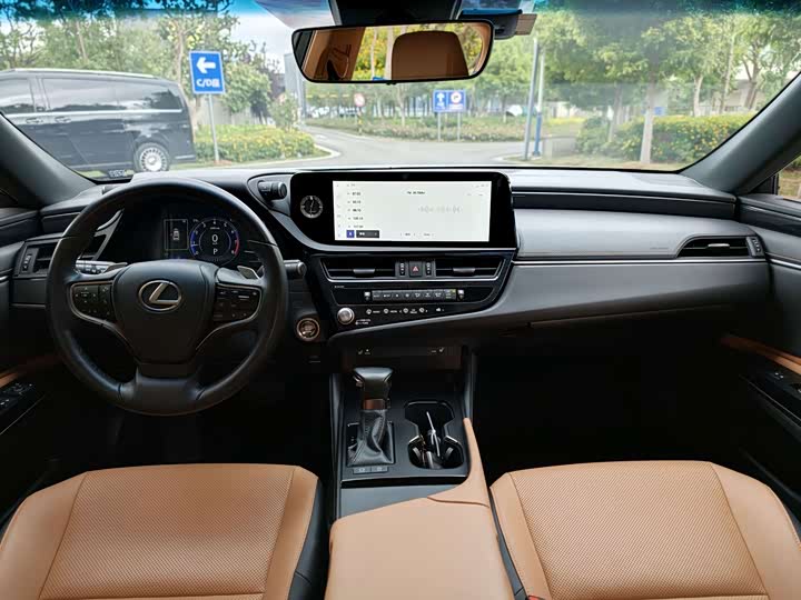 Lexus ES, 2022 — фото 9 из 9