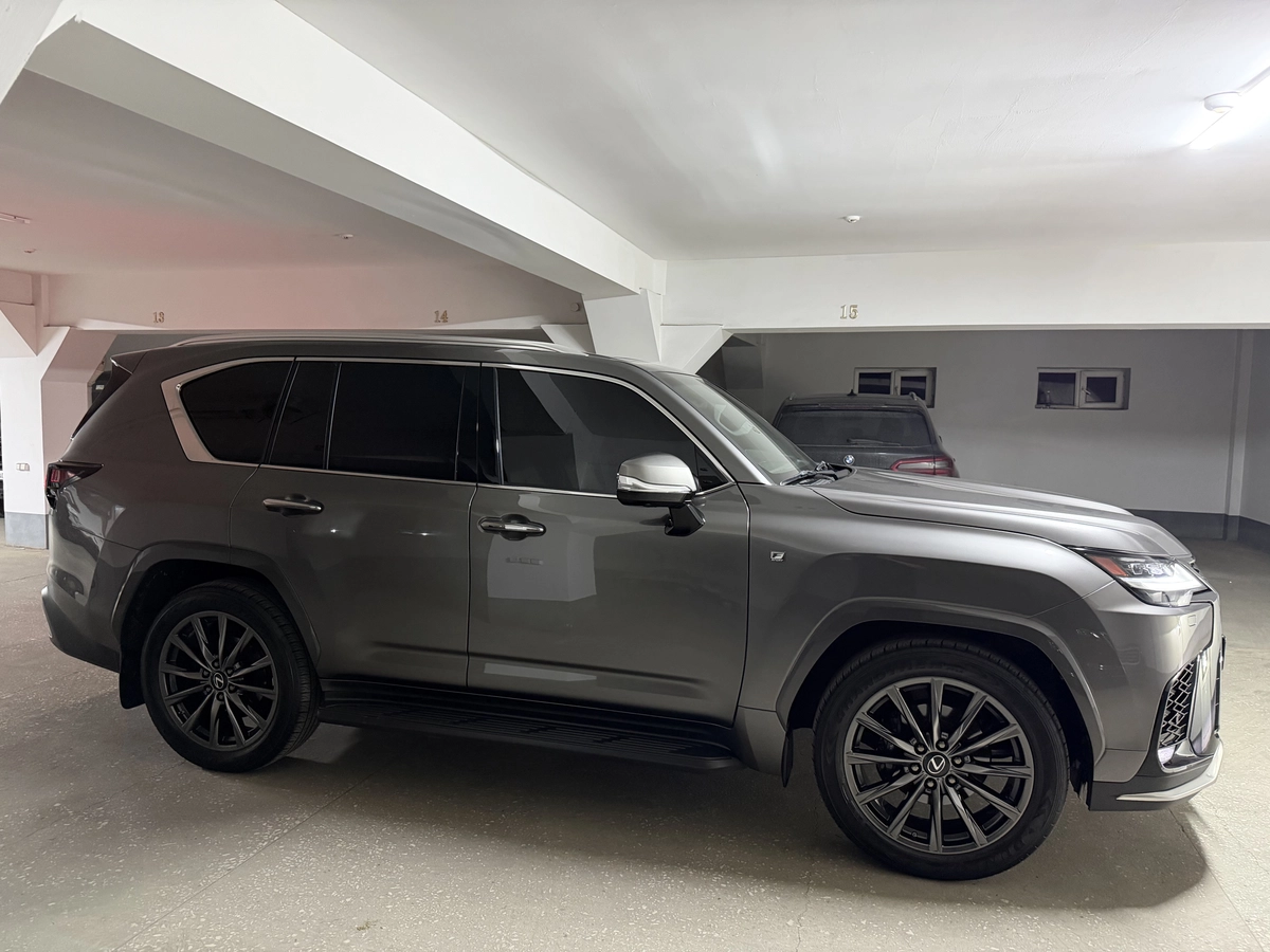 Lexus LX, 2023