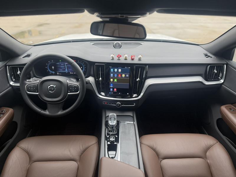Volvo S60, 2023 — фото 10 из 12