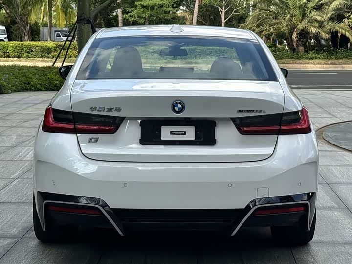 BMW i3, 2022 — фото 8 из 9
