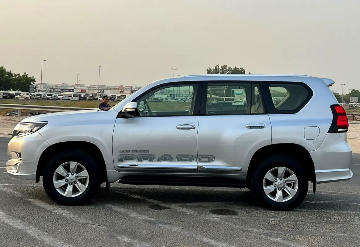 Toyota Prado, 2022 — фото 7 из 10