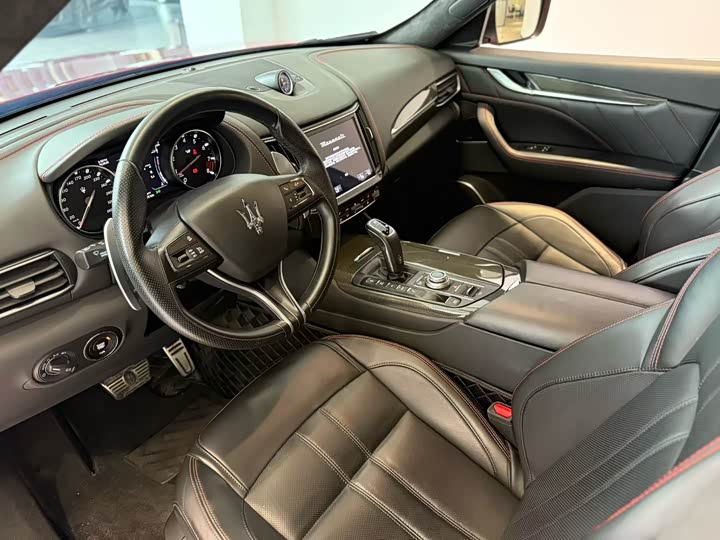 Maserati Levante, 2021 — фото 2 из 5