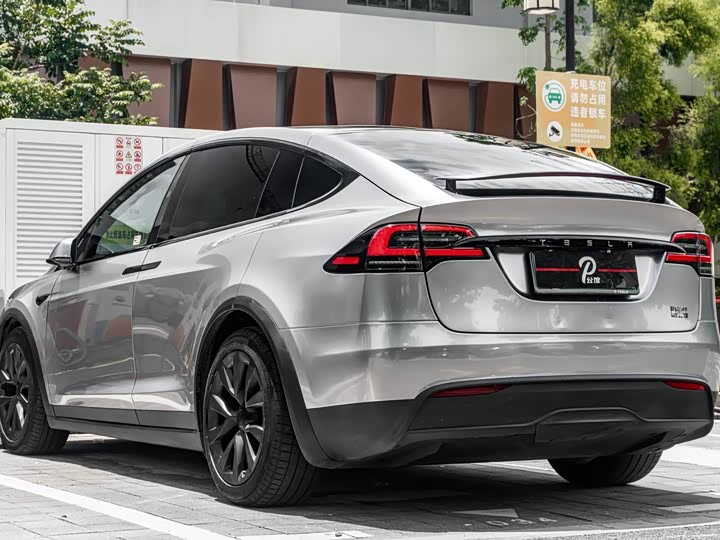 Tesla Model X, 2023 — фото 4 из 9
