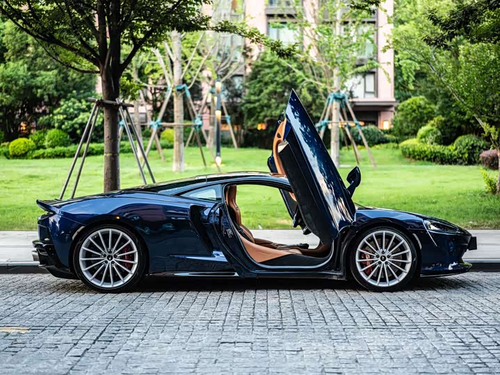 McLaren GT, 2023 — фото 3 из 9