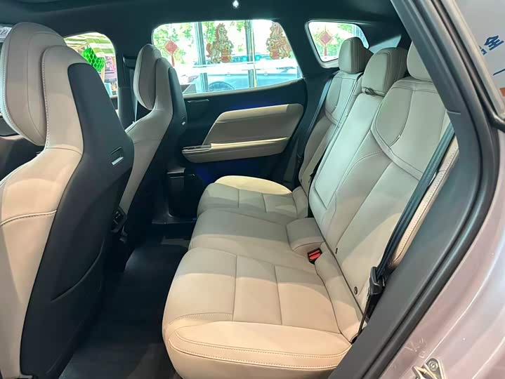 Volvo XC70 Hybrid, 2025 — фото 3 из 9