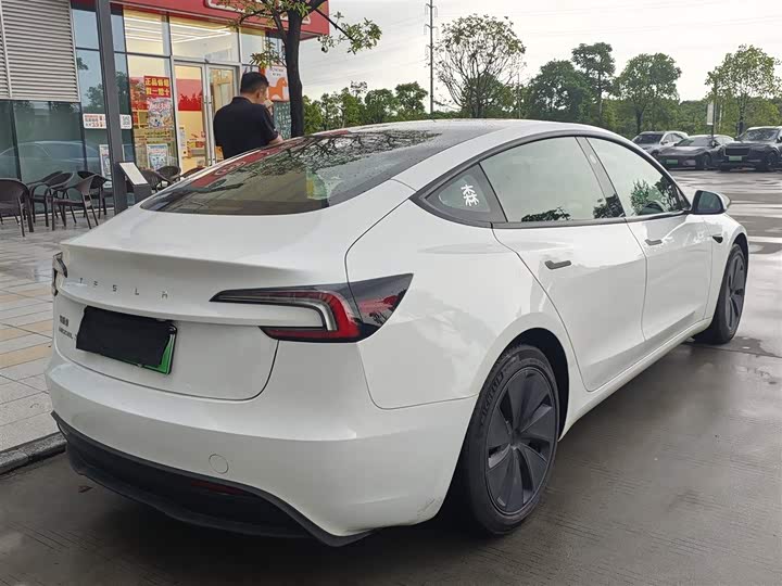 Tesla Model 3, 2024 — фото 5 из 9