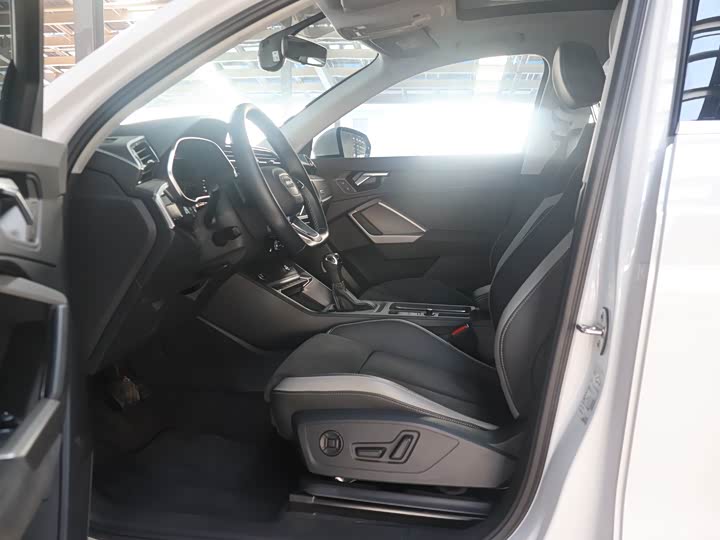 Audi Q3, 2023 — фото 9 из 9