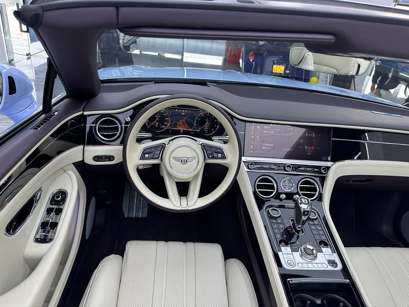 Bentley Continental GT, 2023 — фото 10 из 12