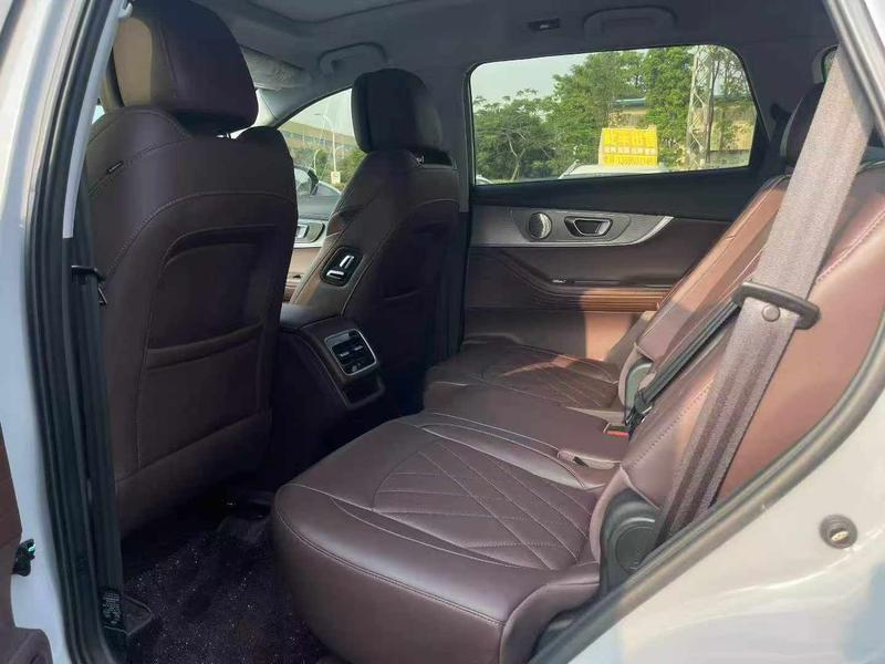 Chery Tiggo 8 Pro, 2023 — фото 9 из 10