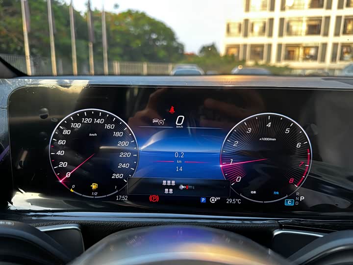 Mercedes-Benz GLB-Class, 2025 — фото 5 из 9