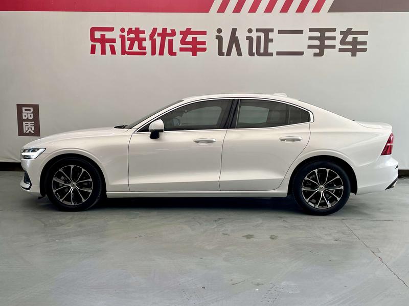 Volvo S60, 2022 — фото 3 из 12