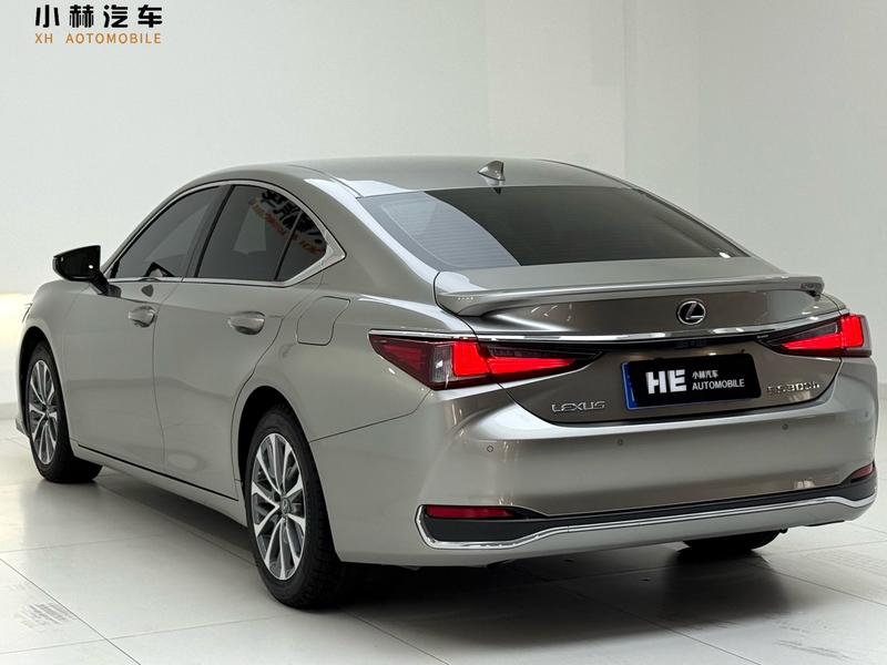 Lexus ES, 2023 — фото 4 из 12