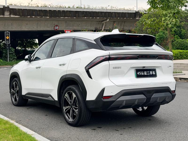 Geely Galaxy L7, 2024 — фото 5 из 12