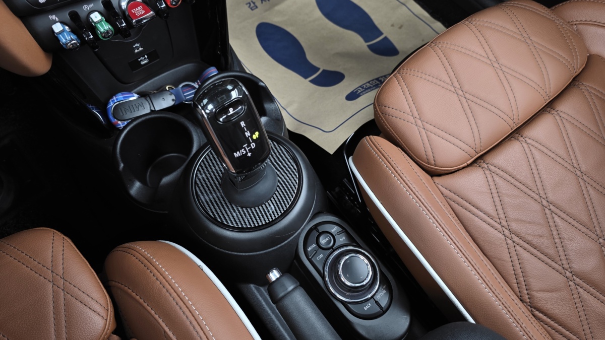 Mini Cooper Convertible, 2021 — фото 9 из 12