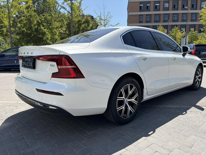 Volvo S60, 2026 — фото 6 из 11