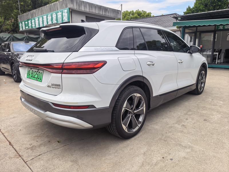 Audi Q5 e-tron, 2023 — фото 6 из 11