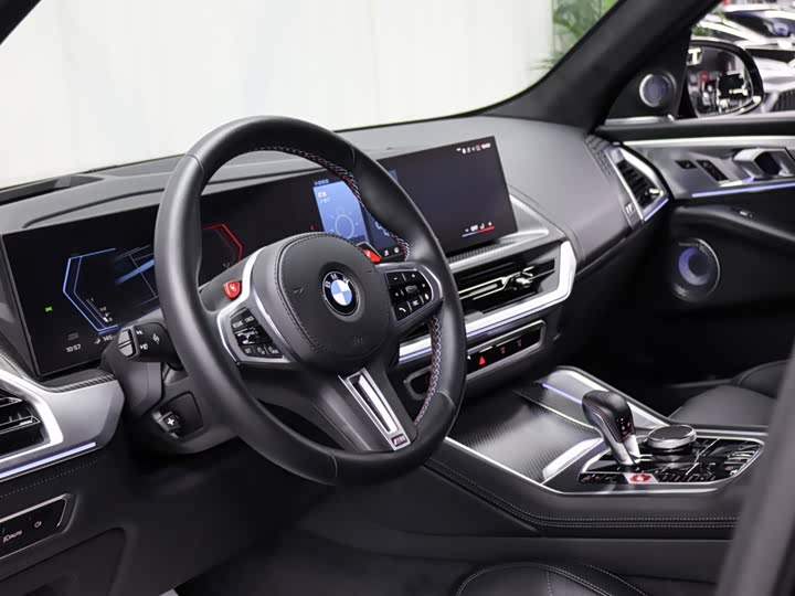 BMW XM, 2024 — фото 9 из 9