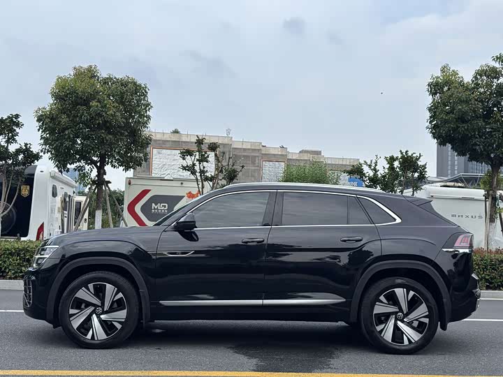 Volkswagen Teramont X, 2023 — фото 4 из 9